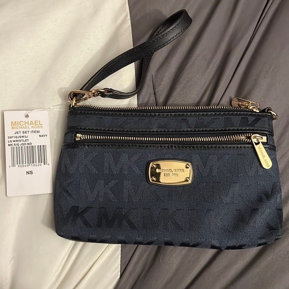Michael Michael Kors, a jet set item in Navy - Picture 1 of 1